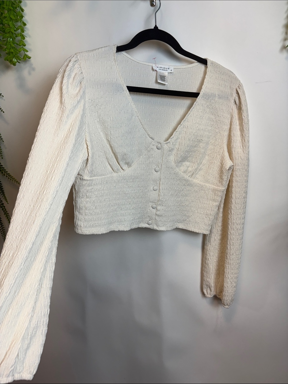 Cropped Textured V-Neck Blouse in Cream